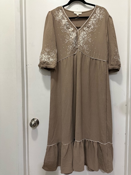 Dresses & Skirts - NEW!Figueroa & Flower Embroidered V-Neck Boho Peasant Midi Dress - Beige Sz L